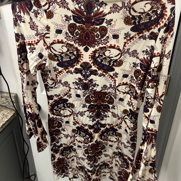 NWOT VENUS paisley dress. - Picture 12 of 16